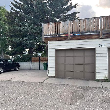 Cozy Basement Suite-溫馨小屋 Designated Parking YYC Exteriör bild